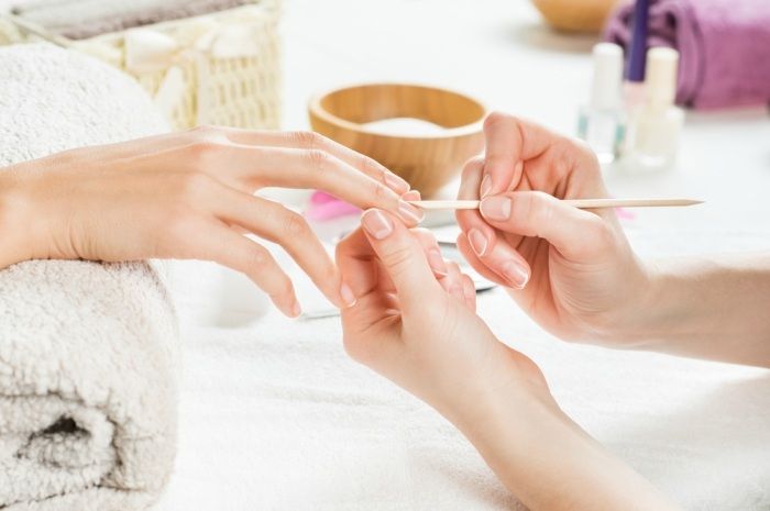 11 Tricks to Make Your Manicure Last Longer2