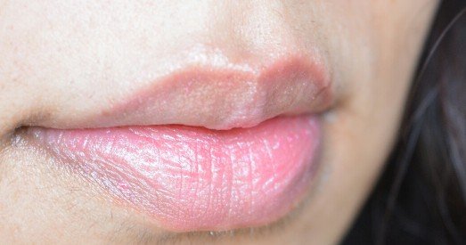Bite Beauty Champagne Agave Lip Mask swatch on lips