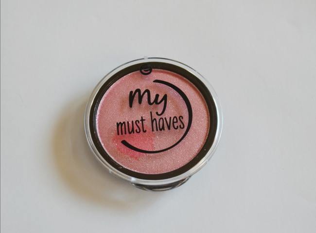 Essence 06 Raspberry Frosting My Must Haves Eyeshadow Review2