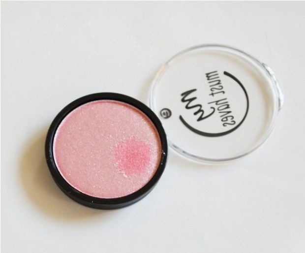 Essence 06 Raspberry Frosting My Must Haves Eyeshadow Review4