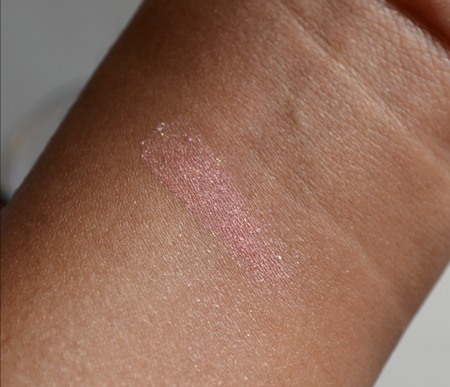 Essence 06 Raspberry Frosting My Must Haves Eyeshadow Review5
