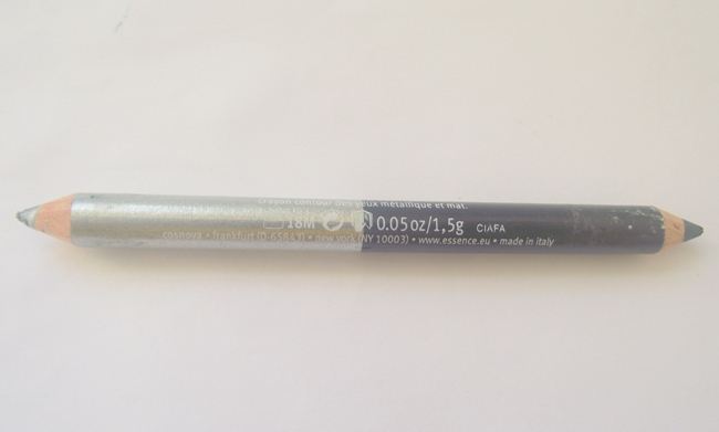 Essence Glitter in the Air – 02 Be the Twinkle in My Eye 2in1 Metallic and Matt Eyeliner113