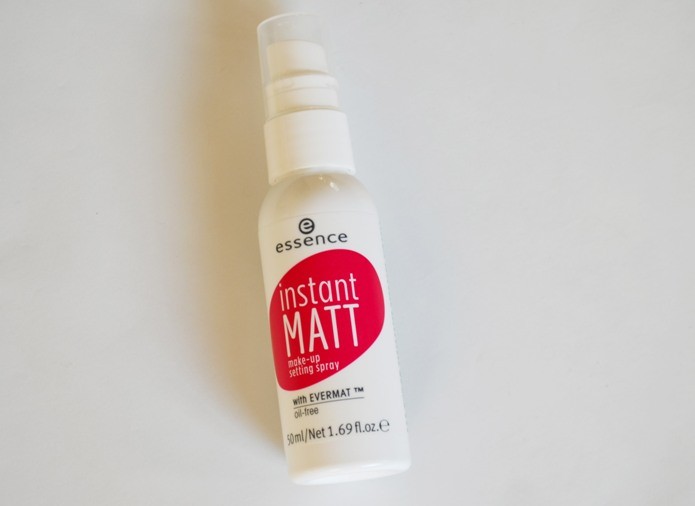 Essence Instant Matt Make-up Setting Spray Review1
