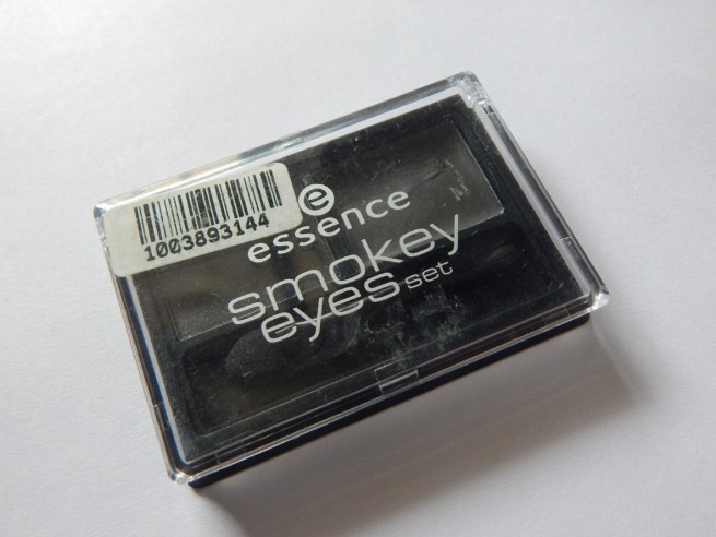 Essence Smokey Eyes Set So What! packaging