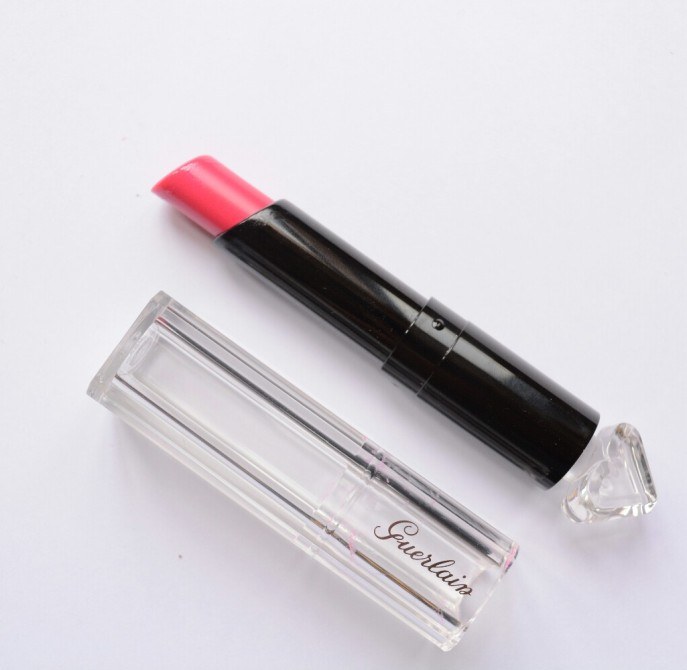 Guerlain 065 Neon Pumps La Petite Robe Noire Deliciously Shiny Lip Colour outer packaging