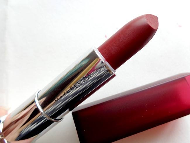 Maybelline Color Sensational Plum Perfection Powder Matte Lipstick Review6