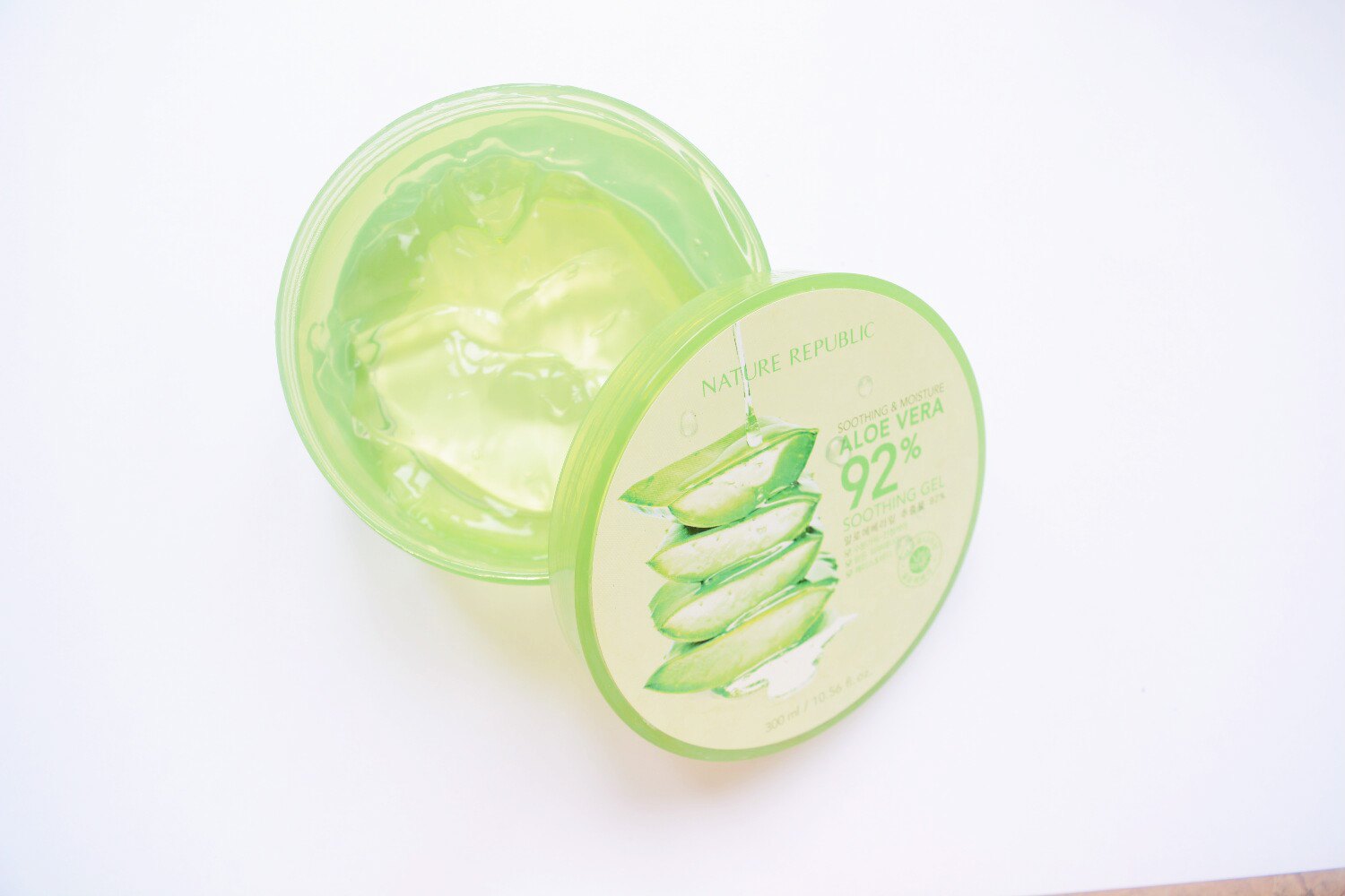 Nature Republic Soothing and Moisture Aloe Vera Soothing Gel Review
