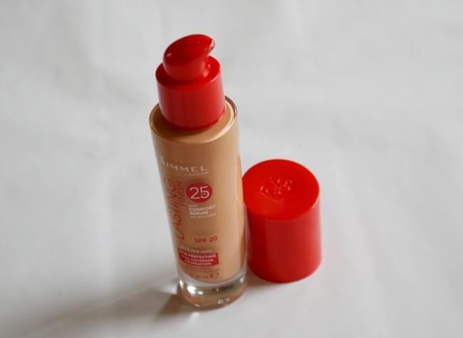 Rimmel London Lasting Finish 25H Foundation with Comfort Serum Review7