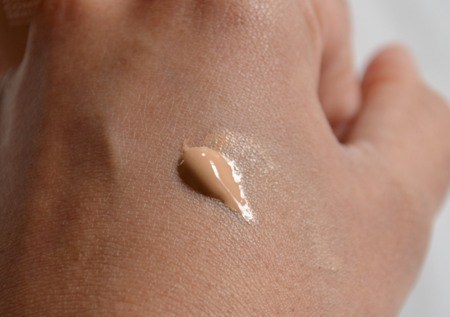 Rimmel London Lasting Finish 25H Foundation with Comfort Serum Review8
