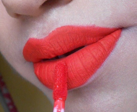 Sugar Cosmetics Tangerine Queen Smudge Me Not Liquid Lipstick lip swatch