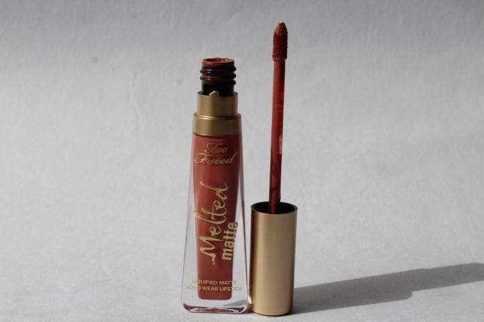 Too Faced Sell Out Melted Matte Liquified Long Wear Matte Lipstick aplicator wand