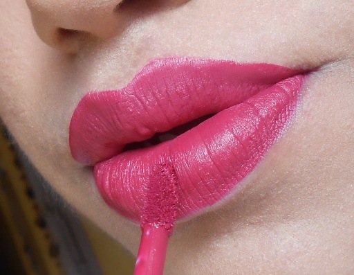 theBalm Dedicated Meet Matte Hughes Long Lasting Liquid Lipstick lip swatch