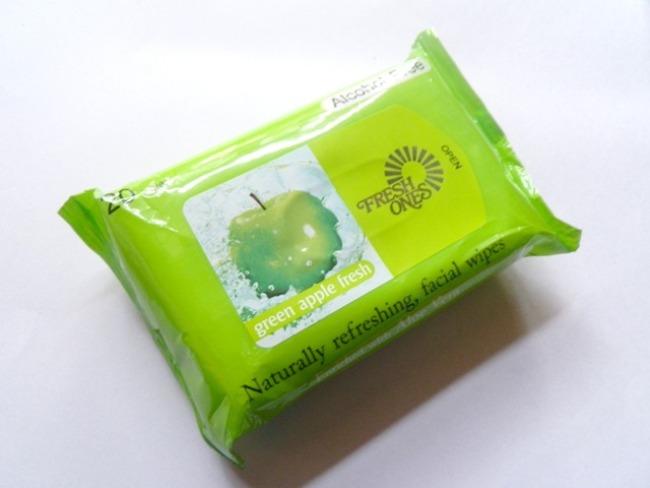 Fresh Ones AlcoholFree Facial Wipes Green Apple Fresh Review3