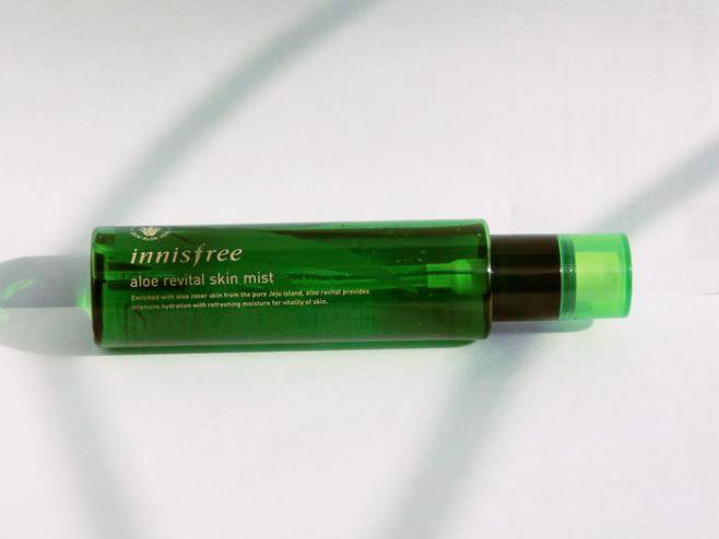 Innisfree Aloe Revital Skin Mist bottle