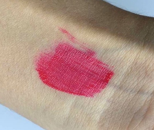 MAC Versicolour Stain Last Minute swatch on hand