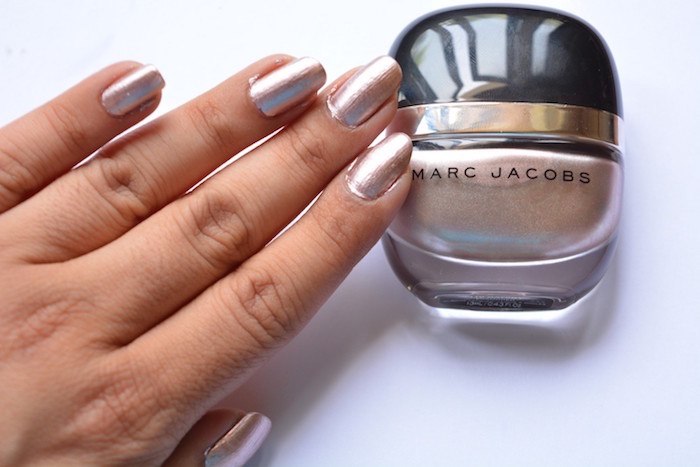 Marc Jacobs Enamored Hi-Shine Nail Polish Gatsby swatch on hands