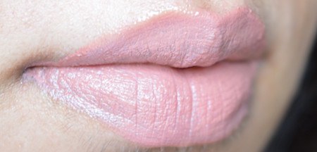 Milani Amore Matte Lip Creme Adorable swatch on lips