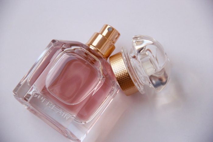 Mon Guerlain Eau De Parfum Review Cap side