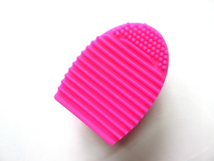 The Body Shop Brush Cleaner Fingers Review