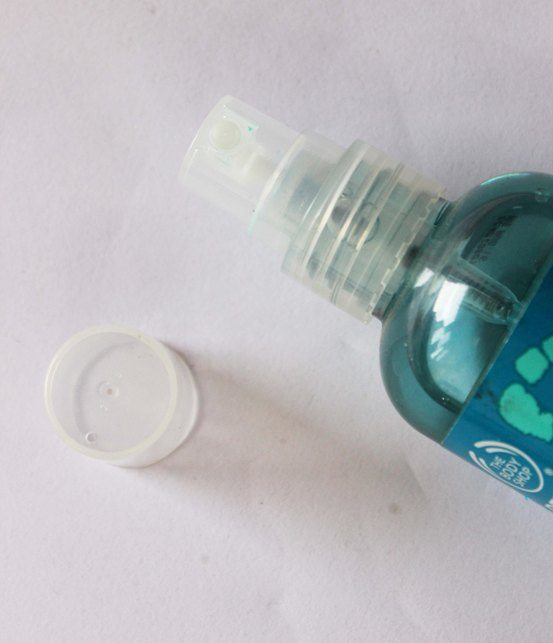 The Body Shop Peppermint Cooling Foot Spray cap