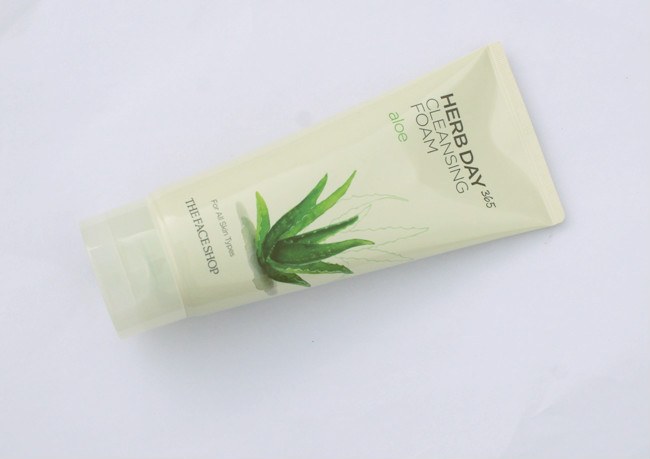 The Face Shop Herb Day Cleansing Foam Aloe Review