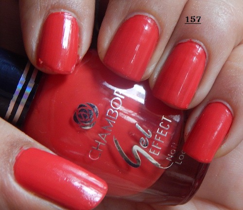 Chambor Gel Effect Nail Lacquer 157 on hands