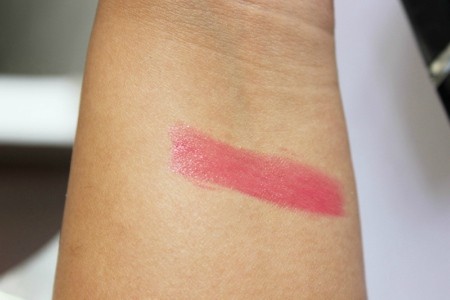 Dior Addict Extreme Lipstick 536 Lucky Review Hand swatch