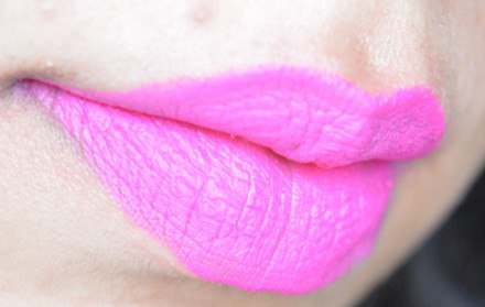 Estee Lauder Pure Color Love Lipstick Rebel Glam lip swatch
