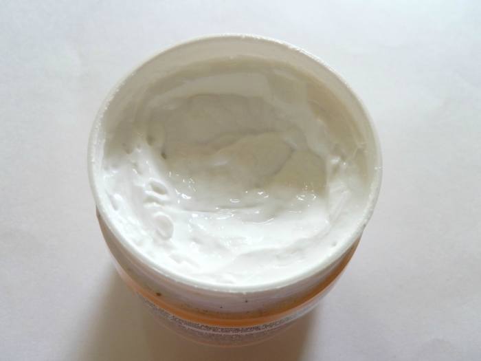 EverYuth Skin Essential Moisturising Creme Review Cream close up