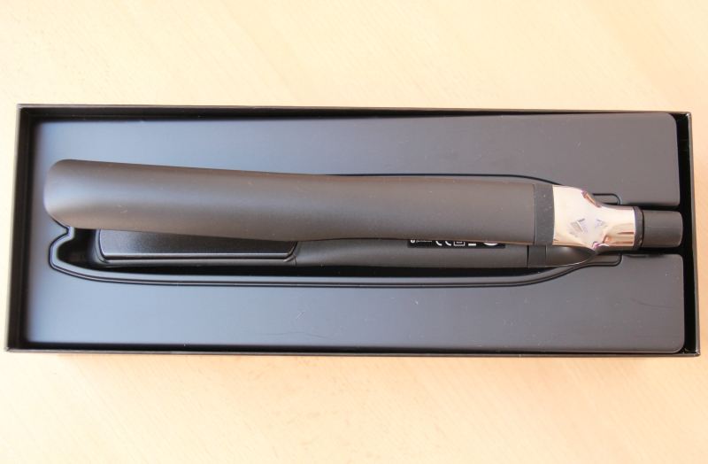 GHD Platinum Professional Performance Styler Packaging