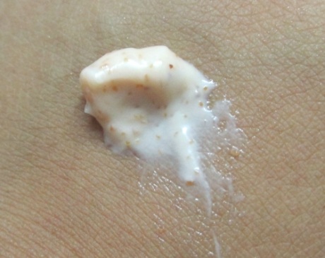 Himalaya Tan Removal Orange Face Scrub Review Hand swatch