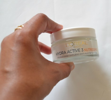 LOreal Paris Hydra Active 3 Nutrissime Day Cream Review Cream in hand