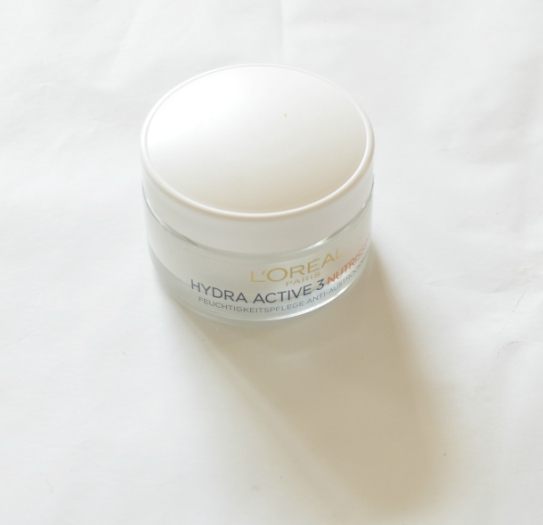 LOreal Paris Hydra Active 3 Nutrissime Day Cream Review Top view