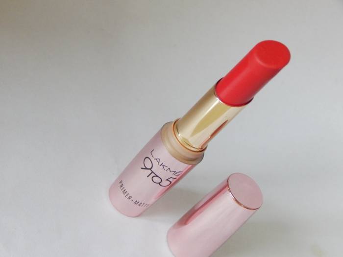 Lakme 9 to 5 Primer Matte Lipstick Scarlet Surge packaging