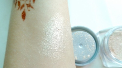 L’oreal Paris Infallible Eyeshadow Iced Latte Review Hand swatch