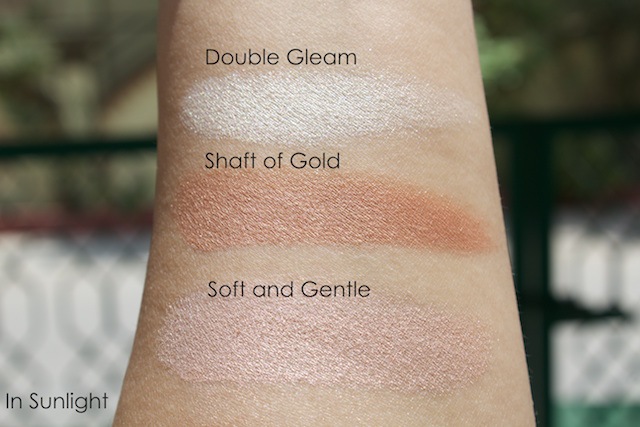 MAC Extra Dimension Skinfinish Double Gleam in sunlight
