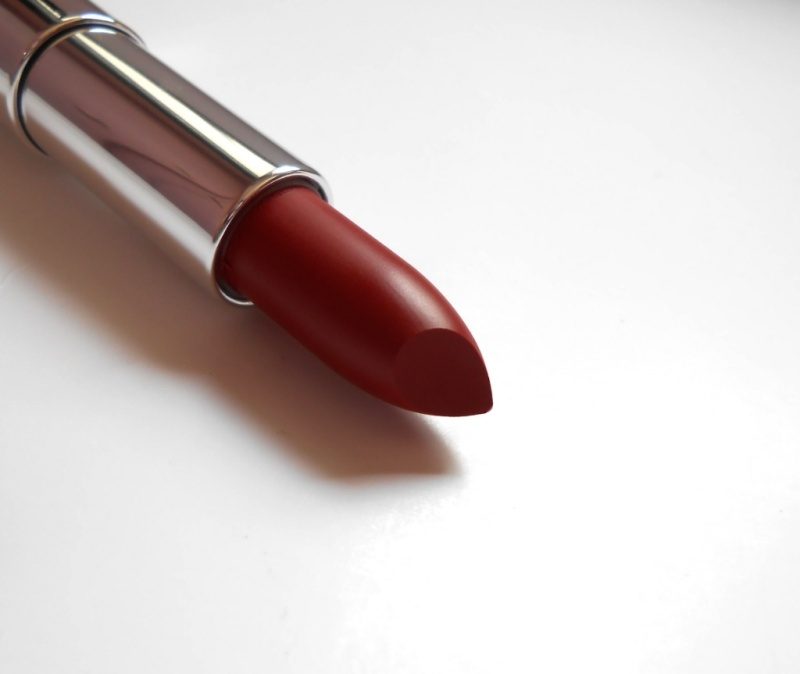 Maybelline The Powder Mattes Colorsensational Lipstick Noir Red bullet