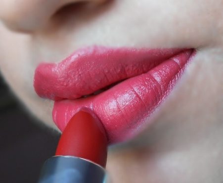 Maybelline The Powder Mattes Colorsensational Lipstick Noir Red swatch on lips