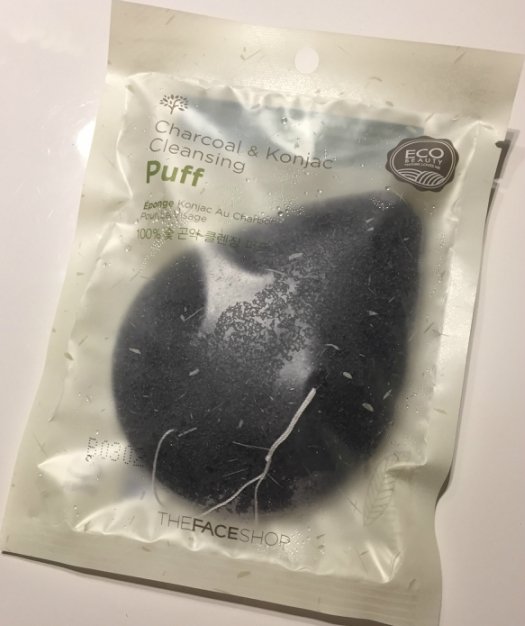 The Face Shop Charcoal and Konjac Cleansing Puff Review Package