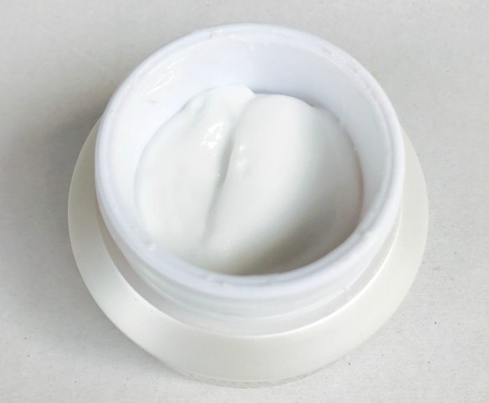 The Face Shop White Seed Blanclouding White Moisture Cream Open