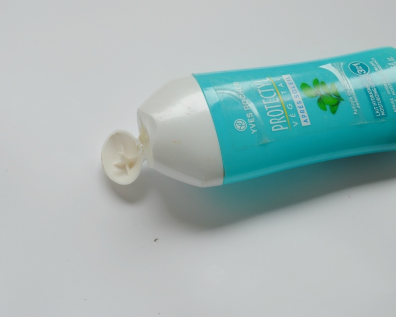 Yves Rocher Protectyl Vegetal After Sun 3 in 1 Moisturizing Lotion Review Cap open