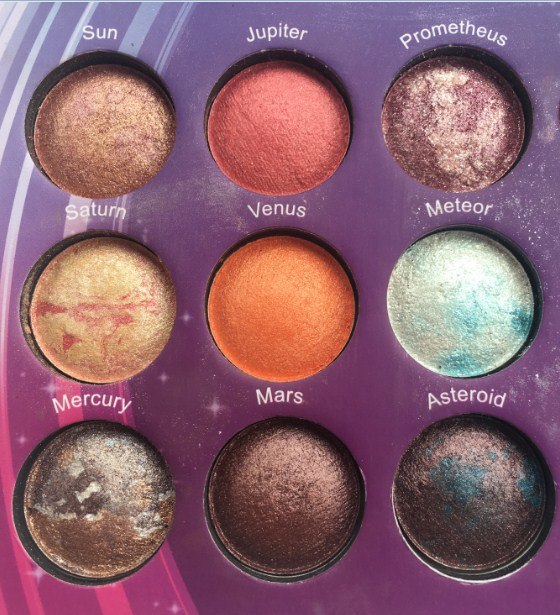 BH Cosmetics Galaxy Chic 18 Color Baked Eyeshadow Palette shades