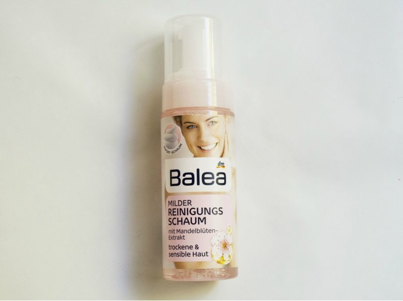 Balea Milder Cleansing Foam for Sensitive Skin Review Packaging