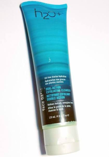 H2O-Face-Oasis-Dual-Action-Exfoliating-Cleanser-Review