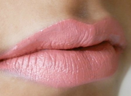 L.A. Colors Pout Matte Lip Gloss Let’s Kiss Review Lip Swatch