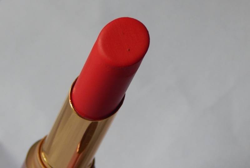 Lakme Primer Matte Lipstick Crimson Cue bullet