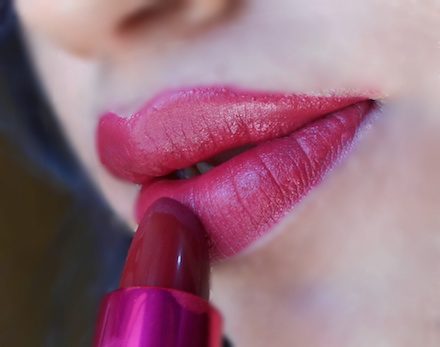 Loreal Paris Rouge Magique Lipstick Royal Veloute lip swatch