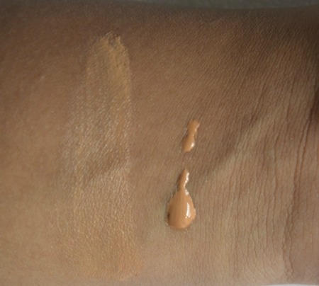 MAC Next To Nothing Face Colour Swatch