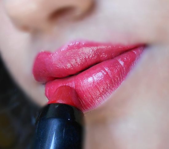 Marc Jacobs Kiss Pop Lip Color Stick Lipstick Pop lip swatch