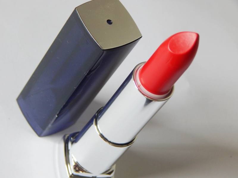 Maybelline The Loaded Bolds by Colorsensational Lipstick Dynamite Red open